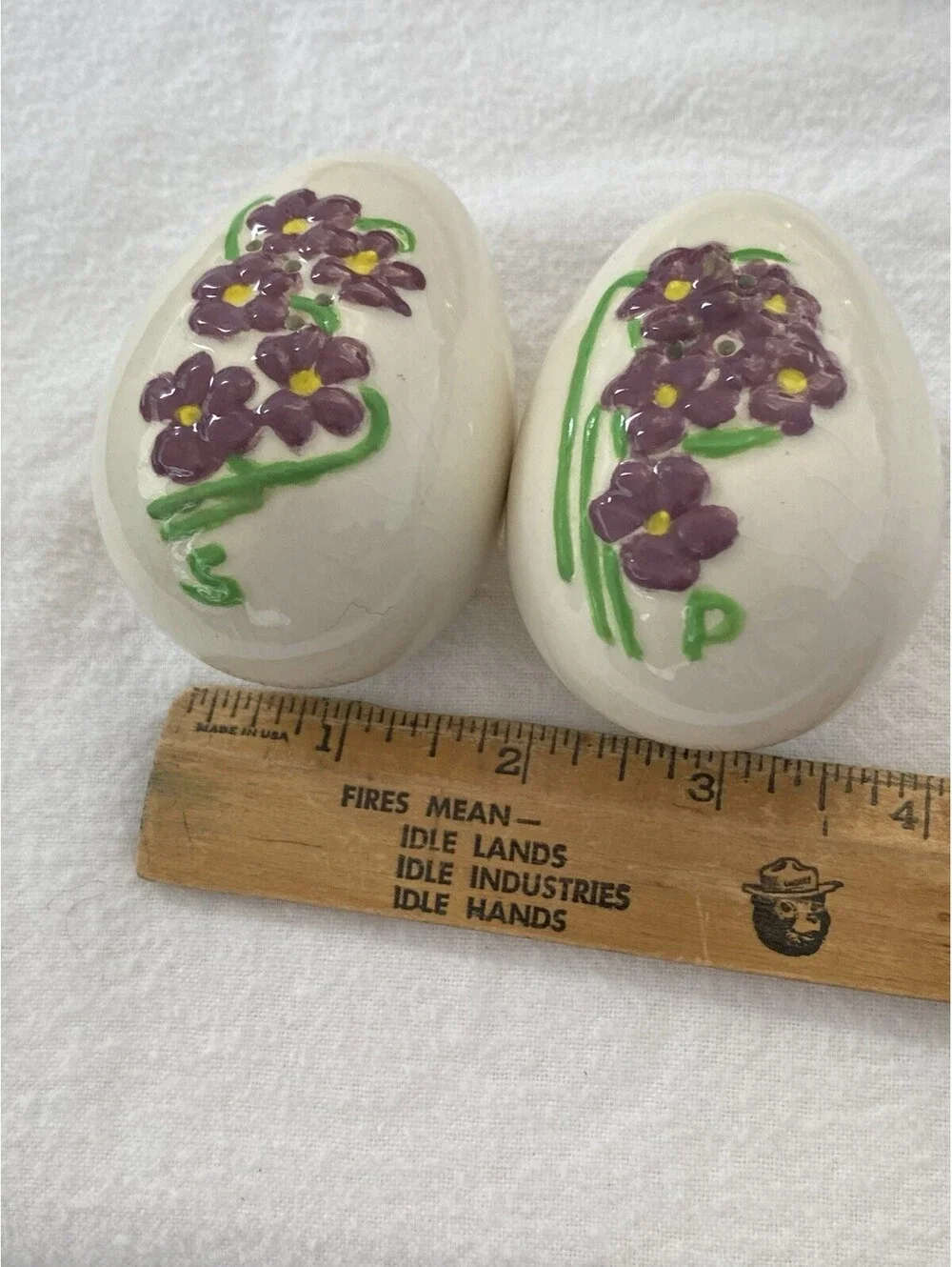 Set Of Egg Shaped Salt & Pepper Shakers With Raised Floral Pattern: Flowers